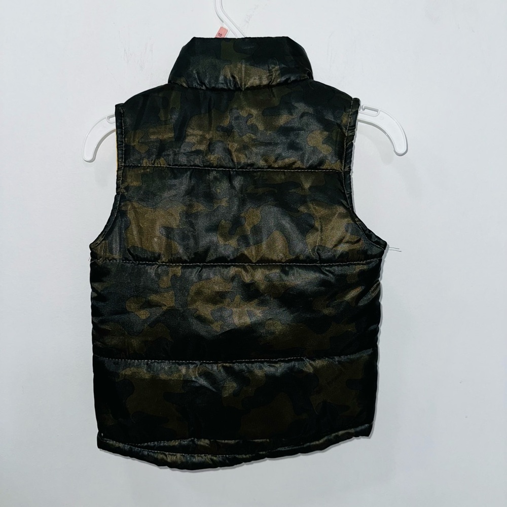 DKNY Camouflage Vest with Vibrant Yellow Lining - Picture 4 of 7